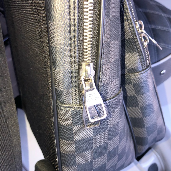 Louis Vuitton - Picture 7 of 14